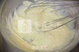 抹茶卷～让你爱上抹茶的清香和内馅的甜蜜的做法步骤：9