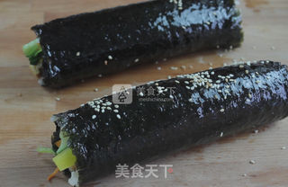 3种家常紫菜包饭(牛肉,金枪鱼,蛋卷)的做法步骤:13