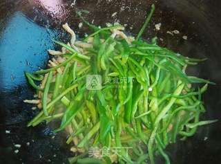 青椒肉丝的做法步骤:7