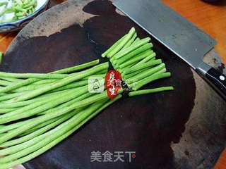 农家小菜—烧汁长豆角的做法步骤:2