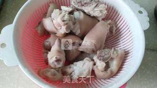 清炖猪脚汤的做法步骤:3