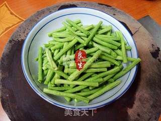 农家小菜—烧汁长豆角的做法步骤:3