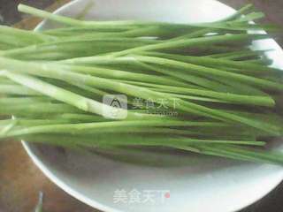 炒锅韭菜的做法步骤:2