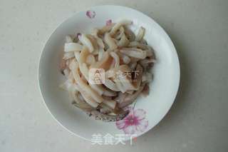 香辣鱿鱼的做法步骤：1