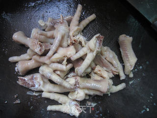 杏鲍菇卤鸡爪的做法步骤:4