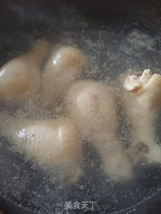 鸡腿煲的做法步骤:2