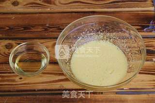 肉松戚风蛋糕卷(烤箱做蛋糕)的做法步骤:5