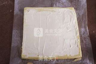 肉松戚风蛋糕卷(烤箱做蛋糕)的做法步骤:19