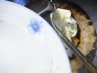 尖椒五花肉炒莲藕的做法步骤:7
