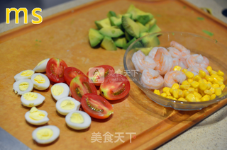 【曼思分享】夏天必备【牛油果虾仁沙拉】的做法步骤:2