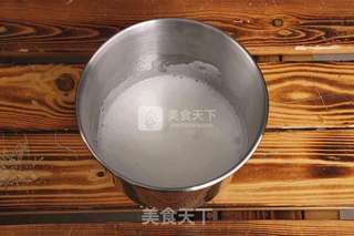 肉松戚风蛋糕卷(烤箱做蛋糕)的做法步骤:11