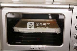 肉松戚风蛋糕卷(烤箱做蛋糕)的做法步骤:16
