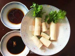香菜豆腐皮卷的做法步骤:5