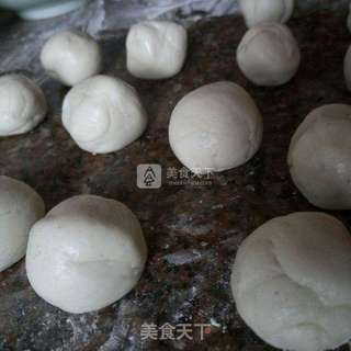 一口一个圆嘟嘟白胖子———芝麻馅糯米糍的做法步骤:5