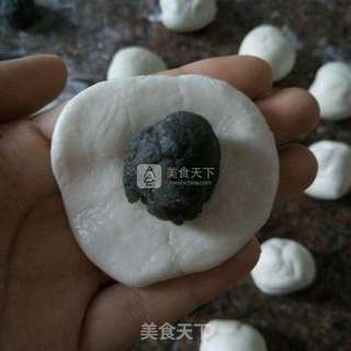 一口一个圆嘟嘟白胖子———芝麻馅糯米糍的做法步骤:6