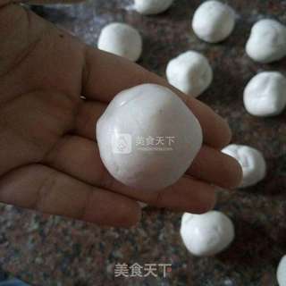 一口一个圆嘟嘟白胖子———芝麻馅糯米糍的做法步骤:7
