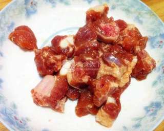 简单易做~豆豉南瓜蒸排骨的做法步骤:2