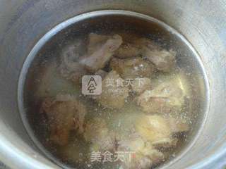 粉条花菜牛排骨汤的做法步骤:4