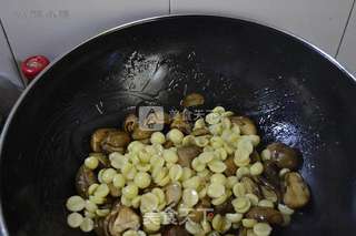 耗油烩鲜莲草菇的做法步骤:13