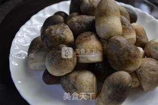 耗油烩鲜莲草菇的做法步骤:6
