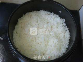 简易煲仔饭的做法步骤：1