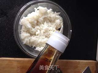 蒜香核桃南瓜炒饭的做法步骤:2