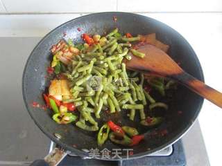 酸豆角回锅肉的做法步骤:8