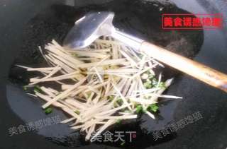 酸菜豆腐鱼的做法步骤:3
