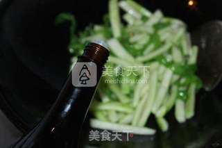 辣椒炒西瓜皮的做法步骤:7