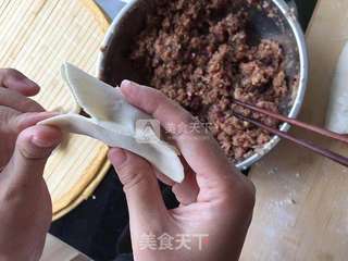 牛肉圆葱蒸饺的做法步骤:21