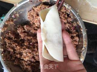 牛肉圆葱蒸饺的做法步骤:18