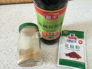 牛肉圆葱蒸饺的做法步骤:2