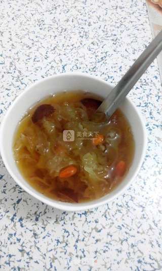 银耳红枣枸杞羹的做法步骤:2