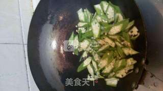麻辣肉炒秋葵的做法步骤:5