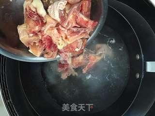 土豆炖鸡肉的做法步骤:3