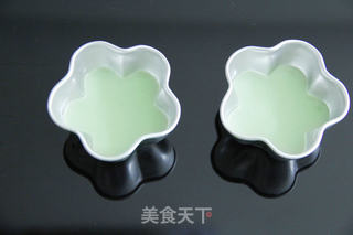 双色抹茶布丁的做法的做法步骤:11