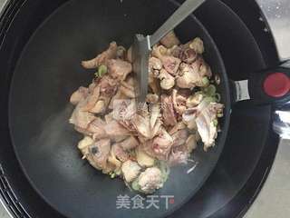 土豆炖鸡肉的做法步骤：10