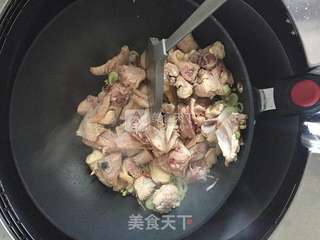 土豆炖鸡肉的做法步骤:10
