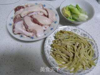 咸笋煮鸭块的做法步骤:2