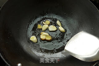 荷塘三色炒牛肉的做法步骤:4