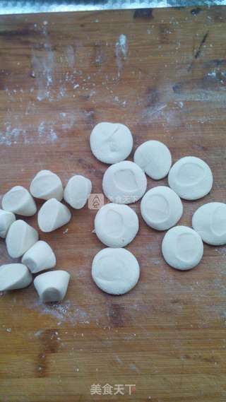 胡萝卜芹菜猪肉水饺的做法步骤:10