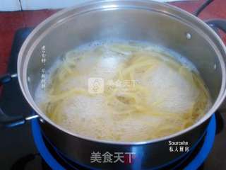 炒意面的做法步骤:2