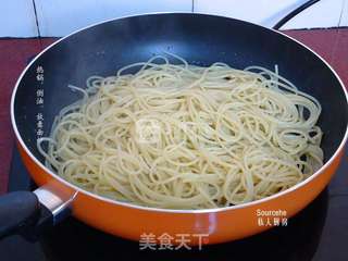 炒意面的做法步骤:4