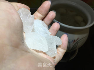 银耳雪梨水的做法步骤:2