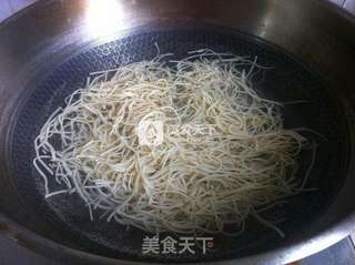 拌酸辣干丝的做法步骤:3