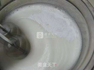 双色戚风蛋糕的做法步骤:5
