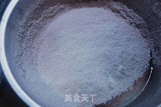 红丝绒烫面戚风卷的做法步骤:3