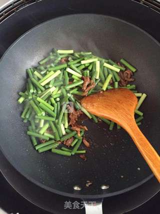 蒜薹炒肉的做法步骤:8
