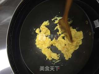 香煎火腿片炒鸡蛋的做法步骤:4