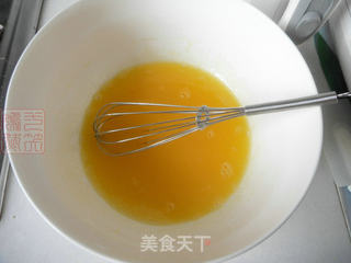蔓越莓戚风蛋糕卷的做法步骤:4